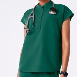 SET: Figs Rafaela Hunter Green Top (XS) and Zamora Jogger Bottoms (M)